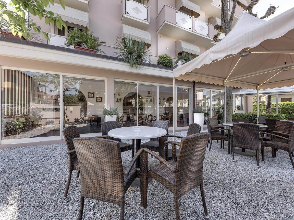Hotel Azzurra Marina di Pietrasanta Exterior foto